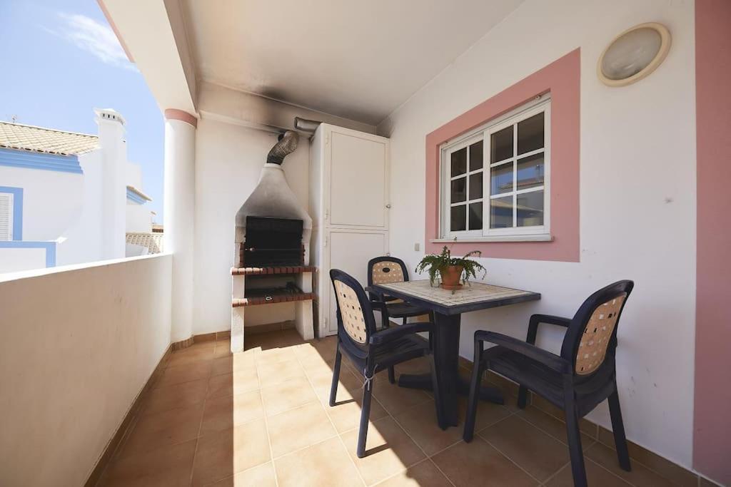Cozy Sunny Peaceful Flat With Swimming Pool Apartment Burgau Bagian luar foto